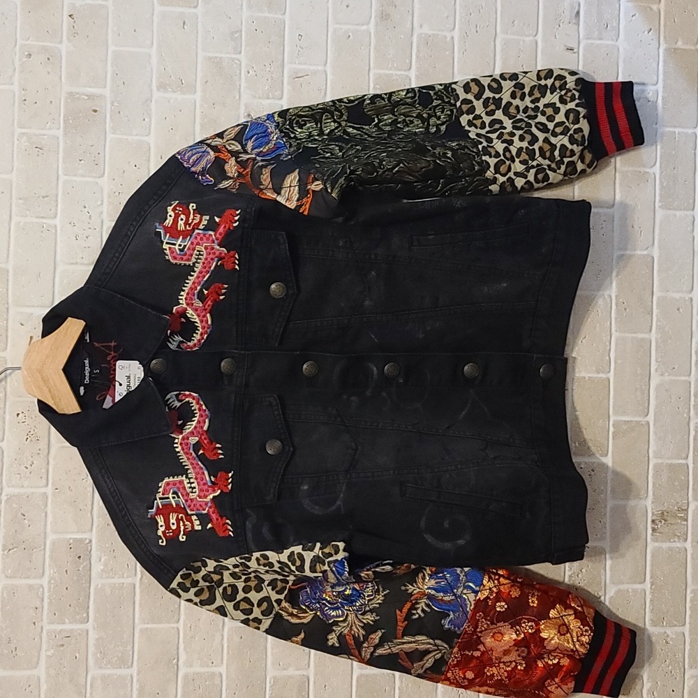 Desigual Women's Black Denim Embroidered Dragons Patchwork Sleeve Jacket(Sz S/M)